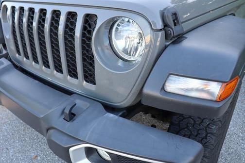 2021 Jeep Gladiator Sport S