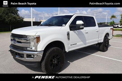 Oxford White 2018 Ford F-250 Lariat