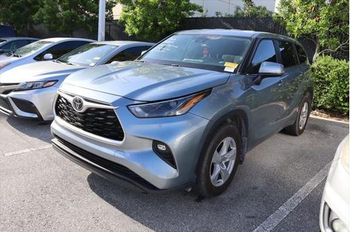 2024 Toyota Highlander LE