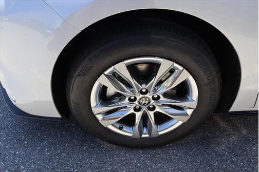 2024 Toyota Sienna XLE 8 Passenger