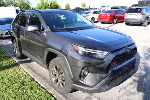 2022 Toyota RAV4 Hybrid XLE Premium