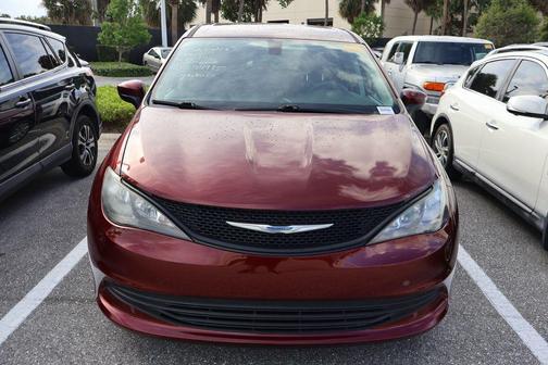 Velvet Red Pearlcoat 2018 Chrysler Pacifica L