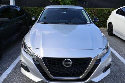 Brilliant Silver Metallic 2020 Nissan Altima SR FWD