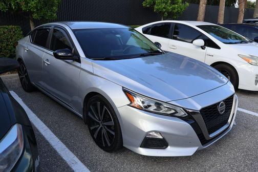Brilliant Silver Metallic 2020 Nissan Altima SR FWD