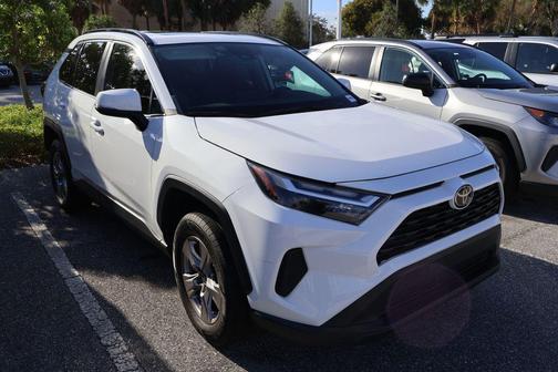 2022 Toyota RAV4 XLE