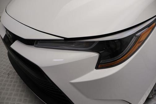 Ice Cap 2024 Toyota Corolla LE