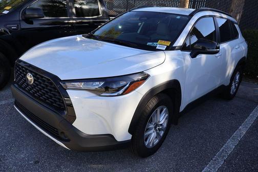 2025 Toyota Corolla Cross LE