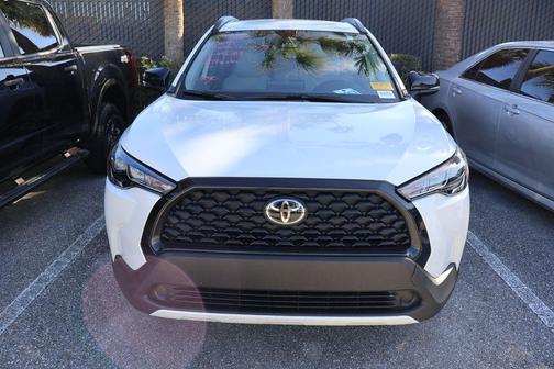 2025 Toyota Corolla Cross LE