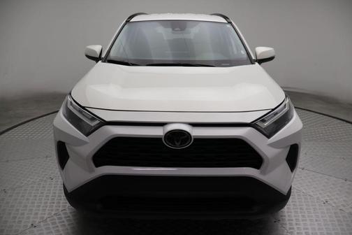 Ice Cap 2024 Toyota RAV4 XLE
