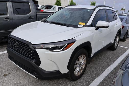 Wind Chill Pearl 2024 Toyota Corolla Cross LE