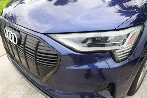 2021 Audi e-tron Prestige