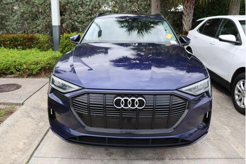 2021 Audi e-tron Prestige