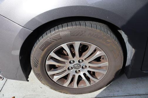 2018 Toyota Sienna XLE