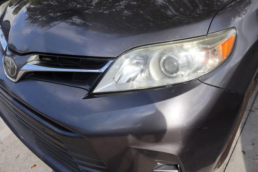 2018 Toyota Sienna XLE