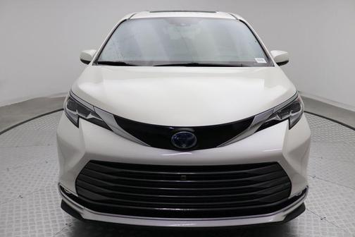 2021 Toyota Sienna Platinum 7 Passenger