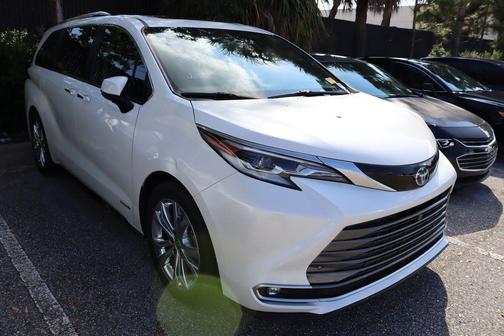 2021 Toyota Sienna Platinum 7 Passenger
