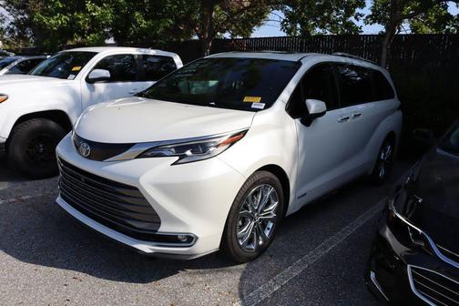 2021 Toyota Sienna Platinum 7 Passenger