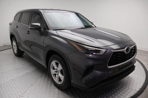 Magnetic Gray Metallic 2022 Toyota Highlander L