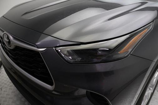 Magnetic Gray Metallic 2022 Toyota Highlander L