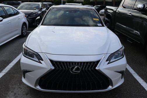 Eminent White Pearl 2022 Lexus ES 350 Base