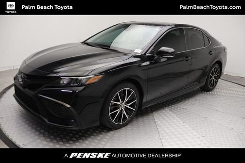 Midnight Black Metallic 2021 Toyota Camry SE