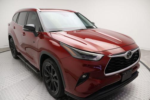 Ruby Flare Pearl 2024 Toyota Highlander XLE