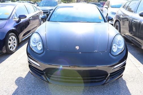 2016 Porsche Panamera Edition