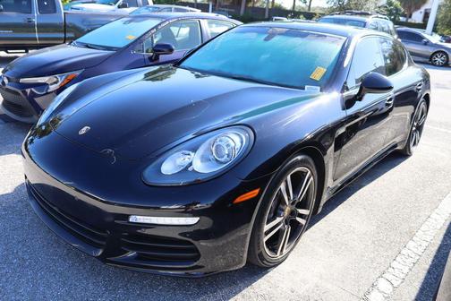 2016 Porsche Panamera Edition