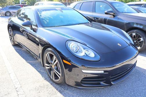2016 Porsche Panamera Edition