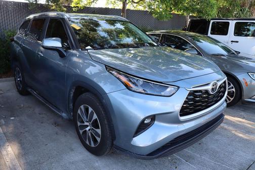 2023 Toyota Highlander XLE