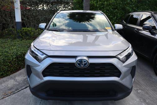 2024 Toyota RAV4 Hybrid XLE