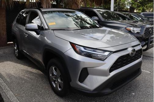 2022 Toyota RAV4 XLE