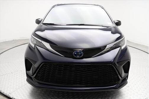 2022 Toyota Sienna XSE 7 Passenger