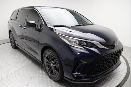 2022 Toyota Sienna XSE 7 Passenger