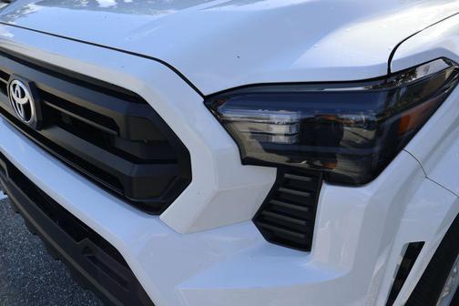 Ice Cap 2024 Toyota Tacoma SR