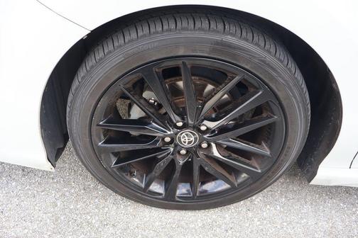 Wind Chill Pearl/Midnight Black Metallic 2021 Toyota Camry XSE