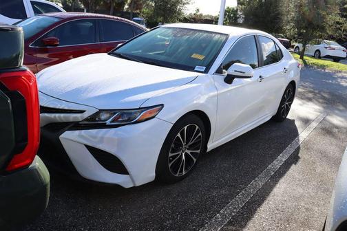 2020 Toyota Camry SE