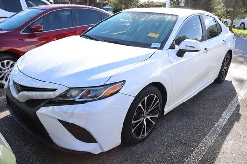 2020 Toyota Camry SE