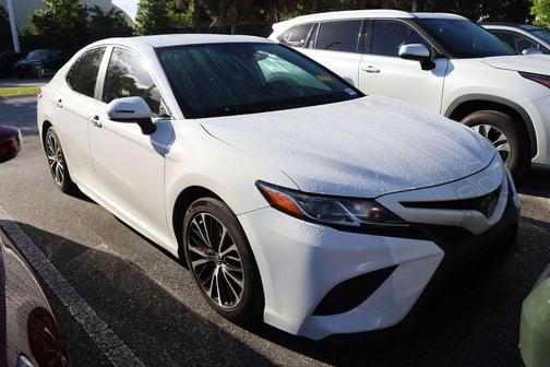 2020 Toyota Camry SE