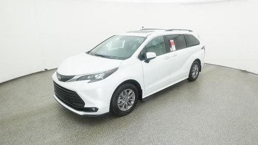 2025 Toyota Sienna XLE