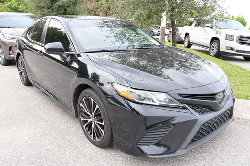 2020 Toyota Camry SE