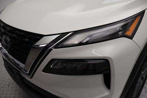 Glacier White 2023 Nissan Rogue S