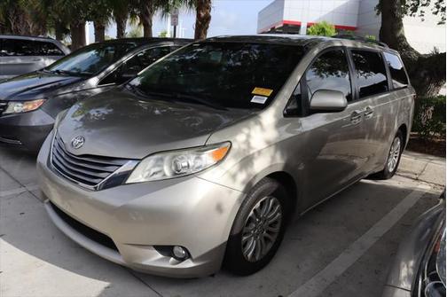 2017 Toyota Sienna XLE