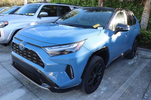 2022 Toyota RAV4 Hybrid SE