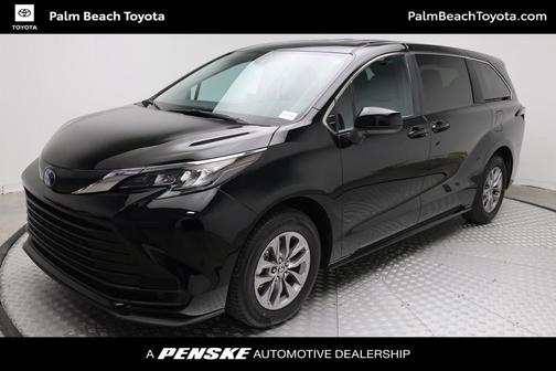 2025 Toyota Sienna LE