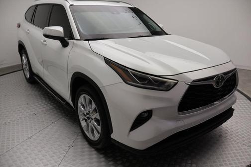 Wind Chill Pearl 2023 Toyota Highlander Limited