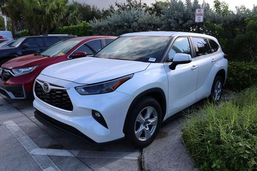 2023 Toyota Highlander LE