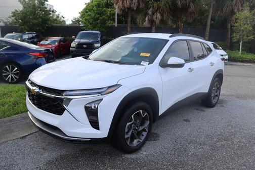 2025 Chevrolet Trax LT
