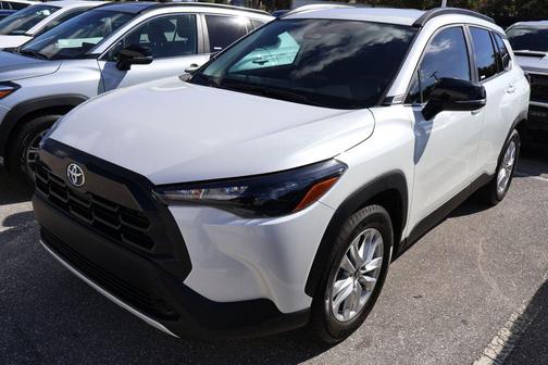 2026 Toyota Corolla Cross LE