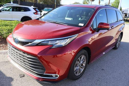 2022 Toyota Sienna XLE